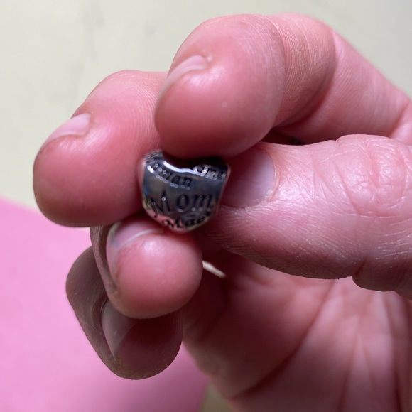 Mom Pandora Heart Charm - Picture 4 of 4